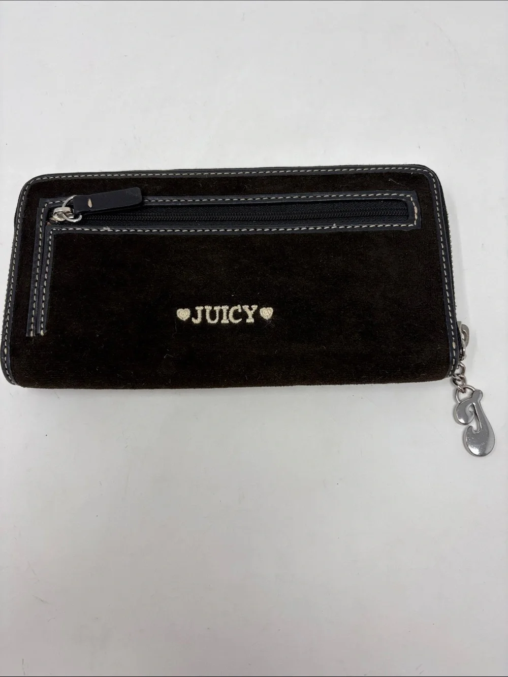 JUICY COUTURE Juicy Girl Y2K Embroidered Brown Velvety Zip Wallet